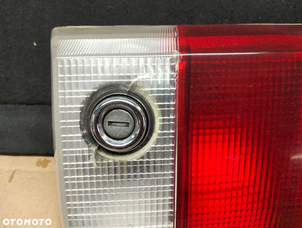 AUDI 80 B3 LAMPA TYŁ PRAWA W KLAPĘ - 2