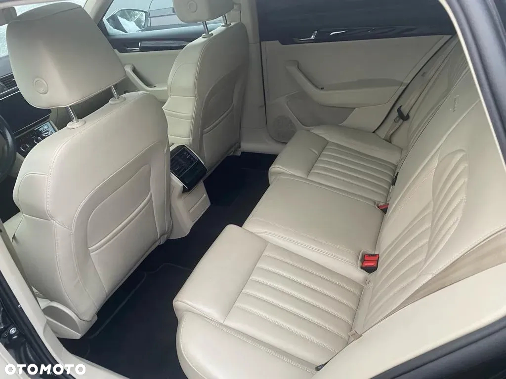 Skoda Superb Combi 2.0 TDI 4x4 DSG L&K - 2