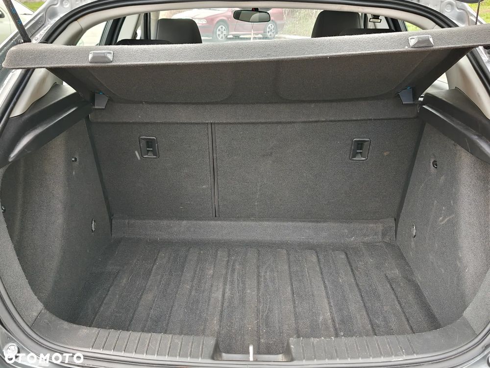 Chevrolet Cruze 1.6 LT - 18