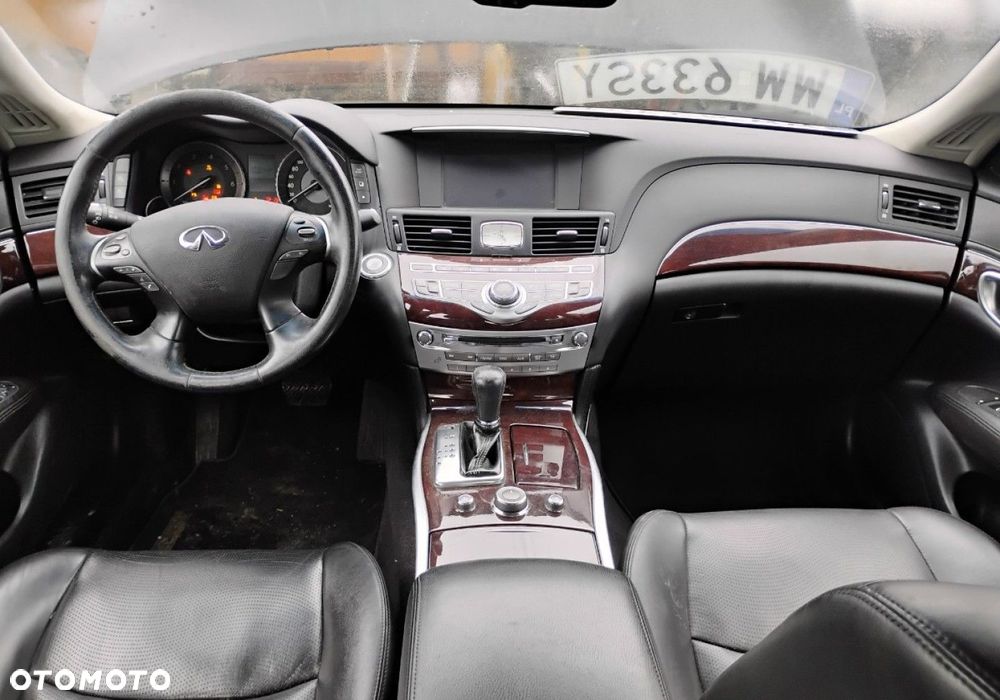 Infiniti Q70 - 7
