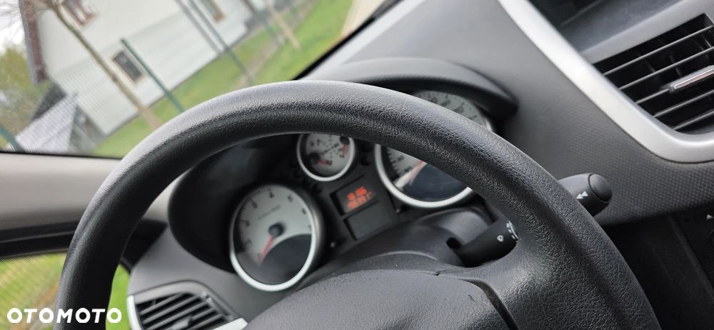 Peugeot 207 75 Urban Move - 24