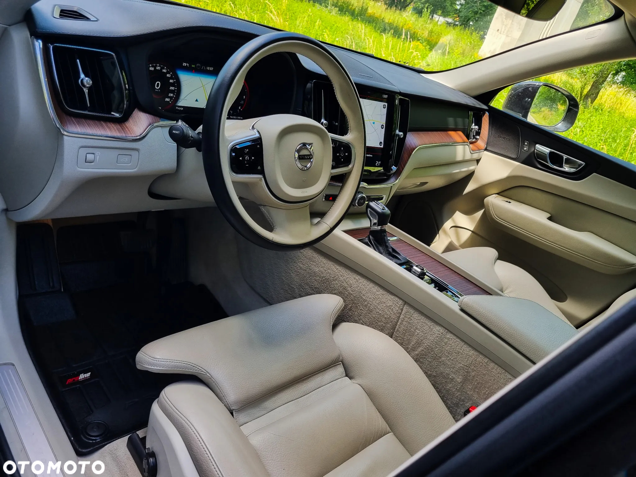 Volvo XC 60 D5 AWD Inscription - 24