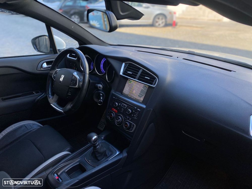 Citroën DS4 1.6 HDi So Chic - 23