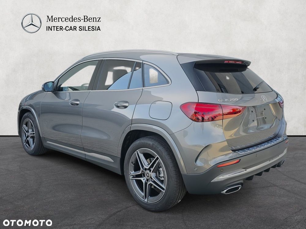 Mercedes-Benz GLA - 7