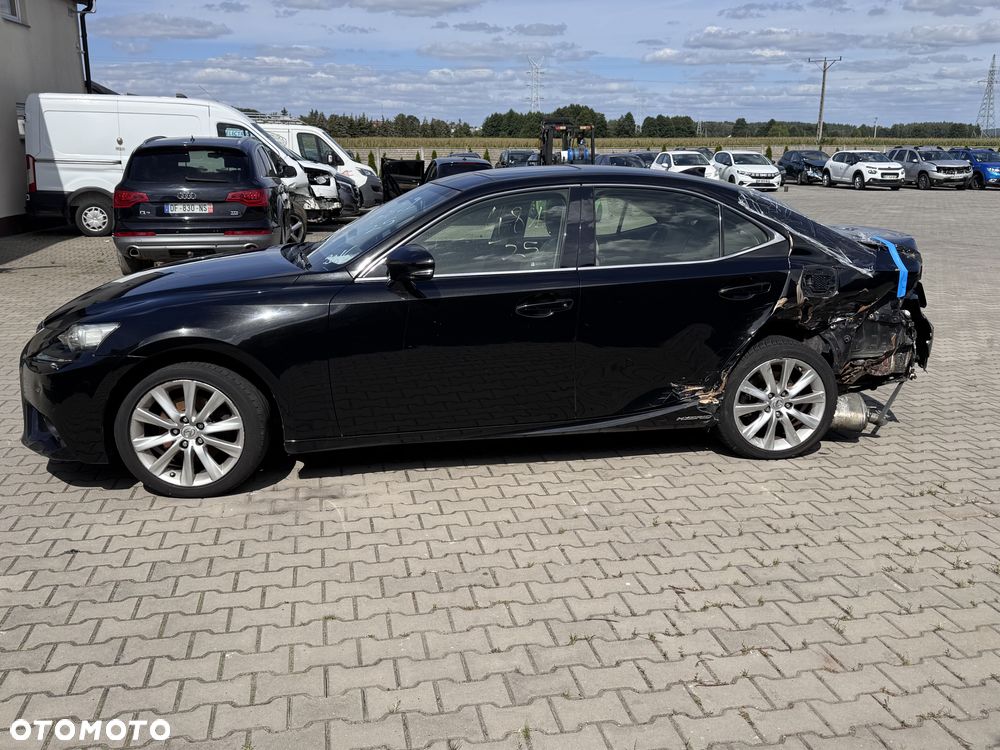 Lexus IS - 9