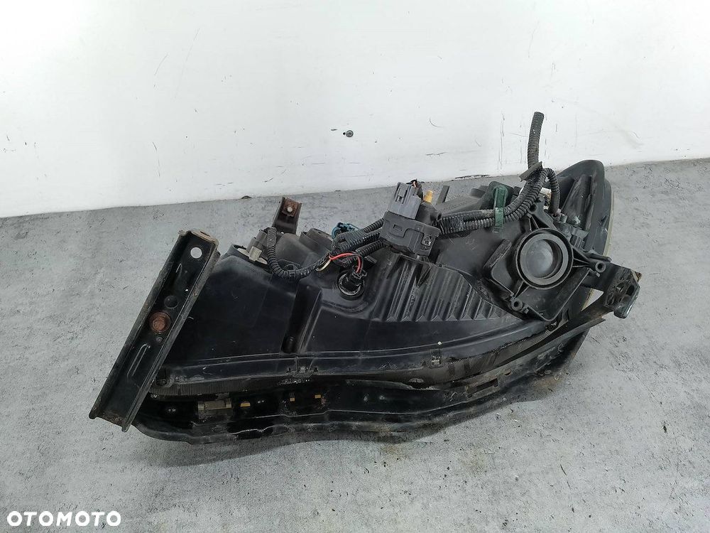 LAMPA PRZÓD PRAWA HONDA CIVIC VIII P5492 - 2