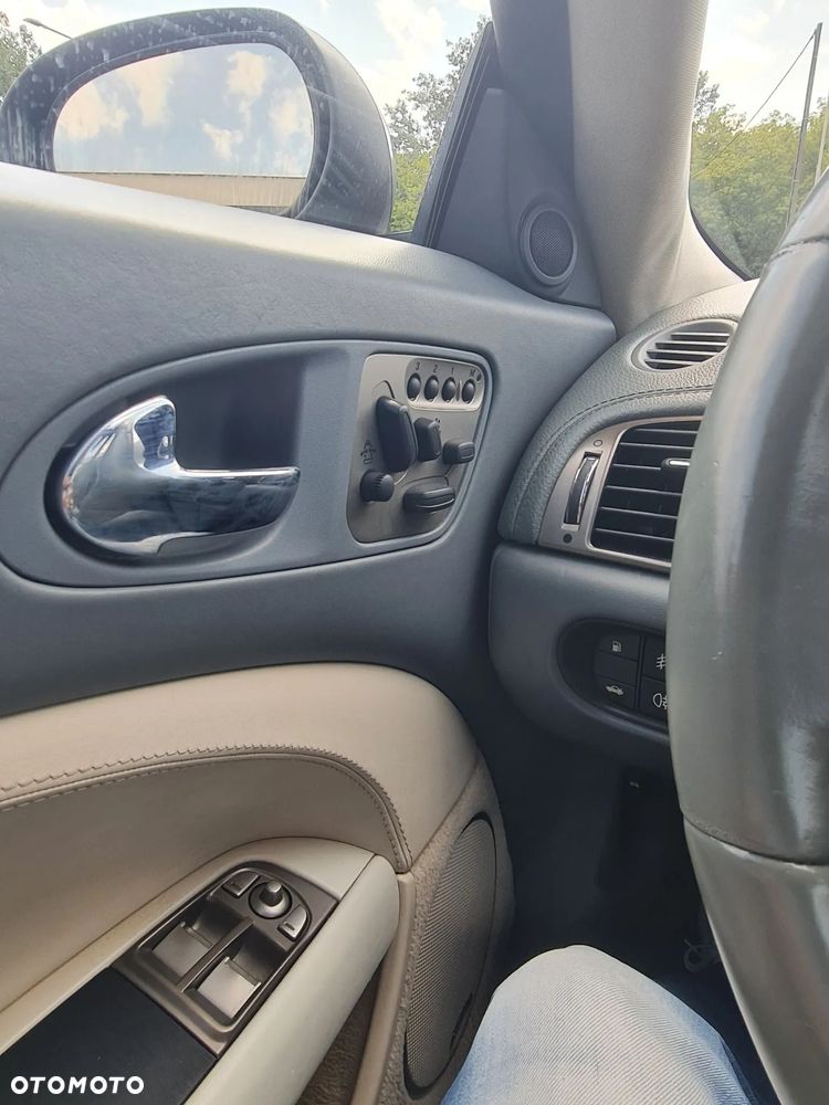 Jaguar XK 4.2 - 12