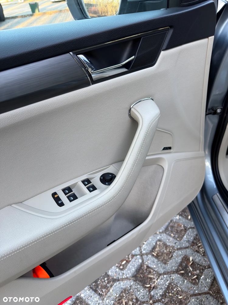 Skoda Superb 2.0 TDI SCR 4x4 Style DSG - 14
