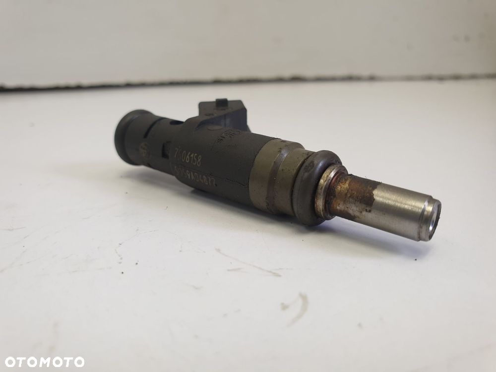 WTRYSKIWACZ BMW E90 E91 E87 2.0 B _ 7506158 - 1