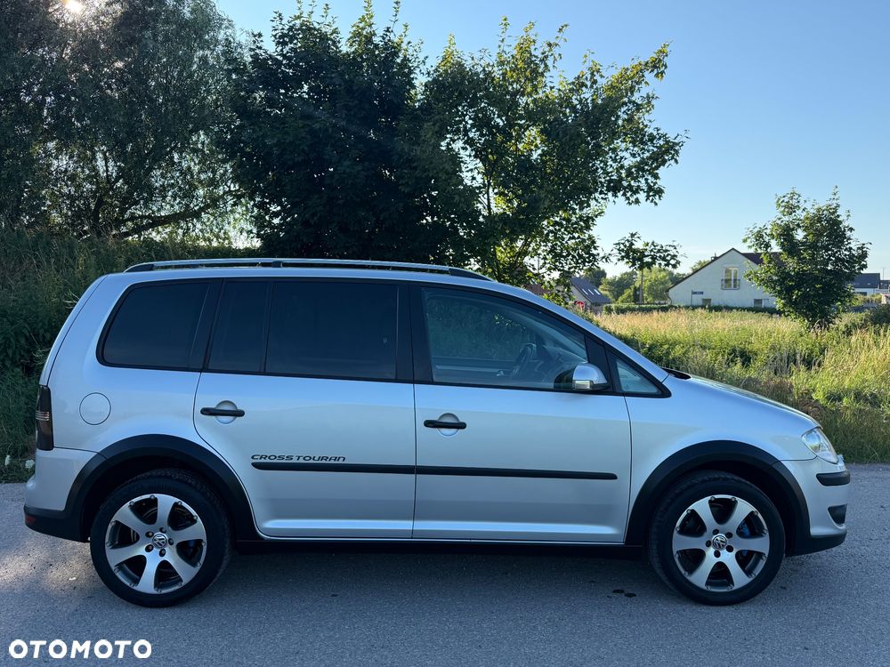Volkswagen Touran 2.0 TDI DPF Cross - 22