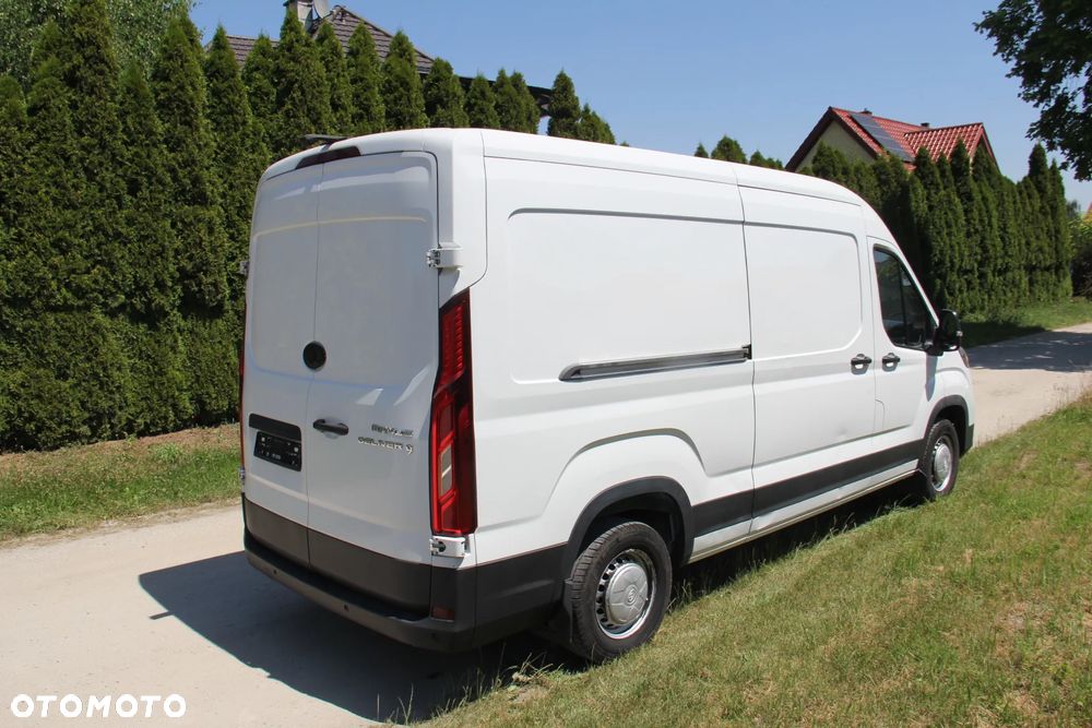 Maxus DELIVER 9 - 5