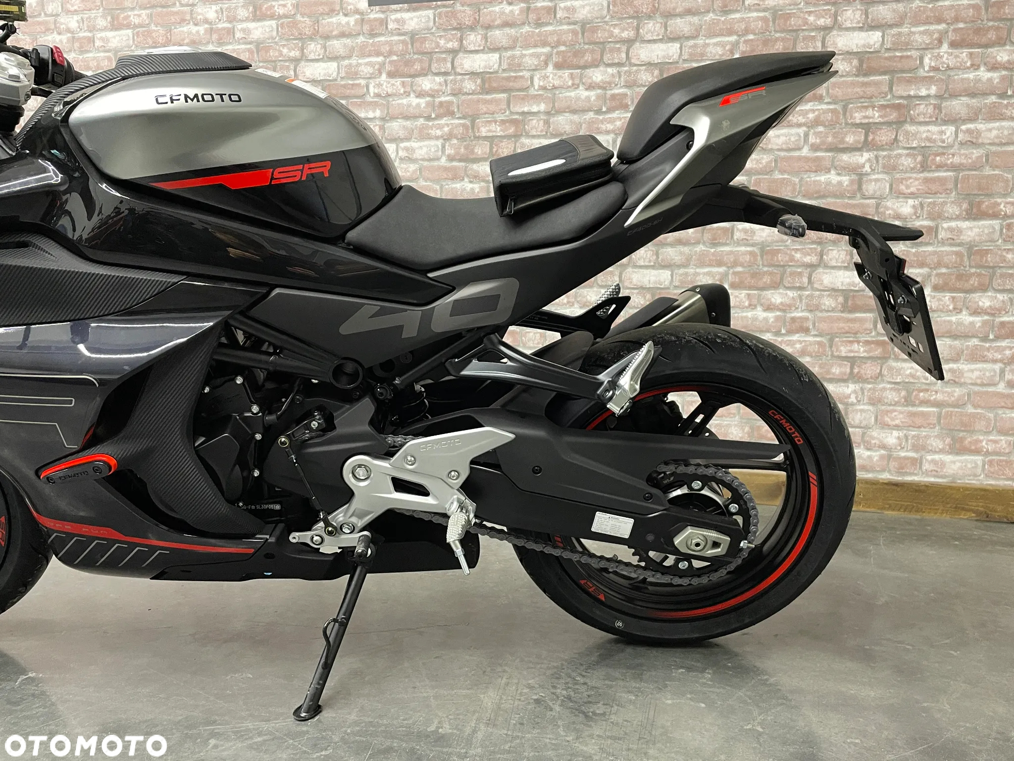 CFMoto SR - 8