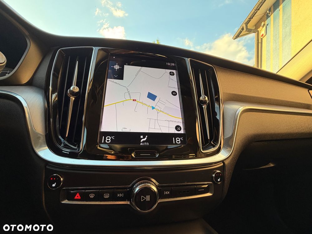 Volvo V60 T4 Geartronic Momentum Pro - 19