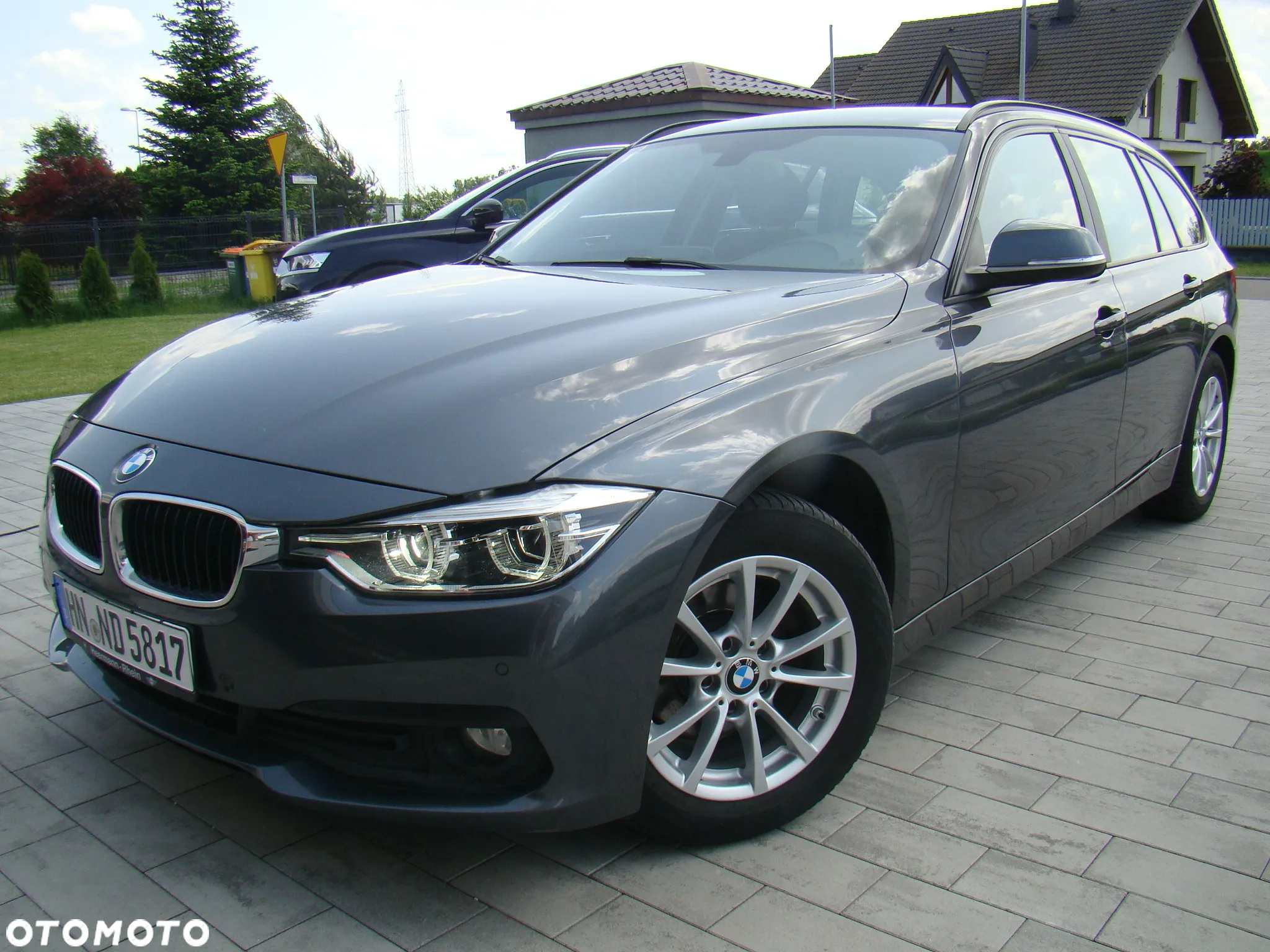 BMW Seria 3 318d Touring Advantage - 2