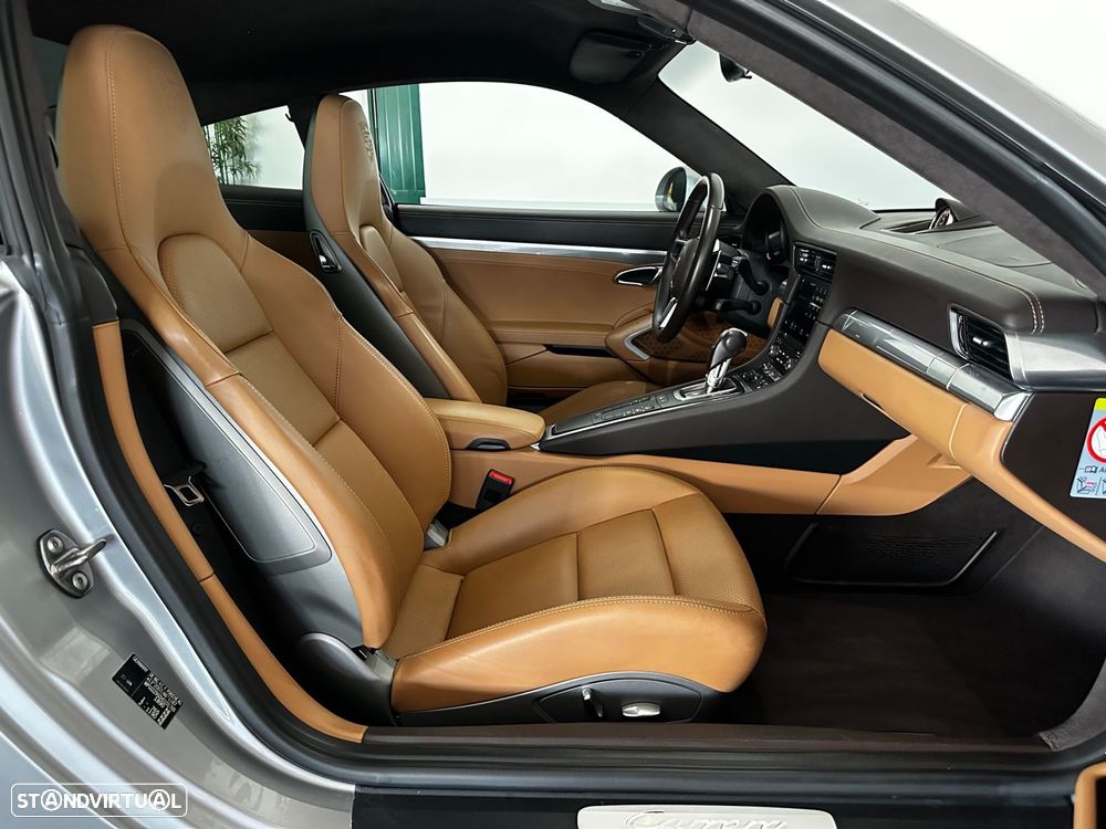 Porsche 911 Série F - 24