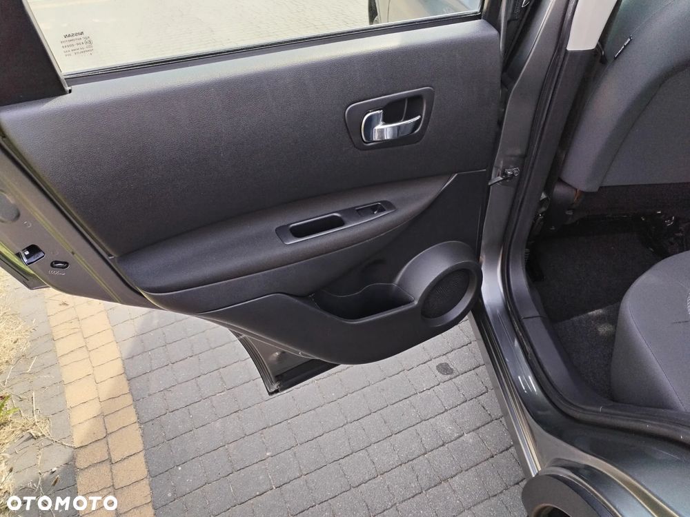 Nissan Qashqai - 25