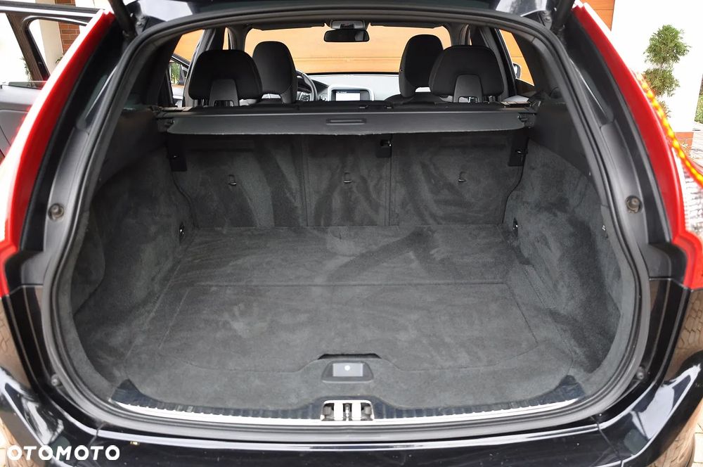 Volvo XC 60 D5 AWD Geartronic Summum - 38