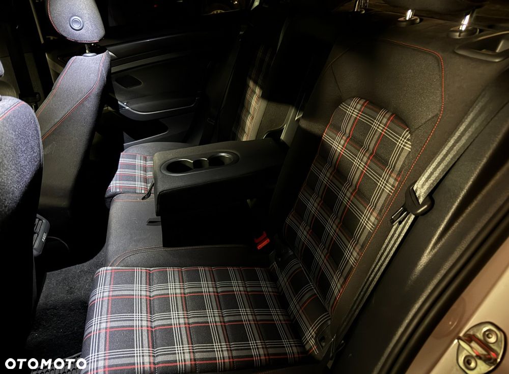Volkswagen Golf 2.0 TSI OPF GTI - 10