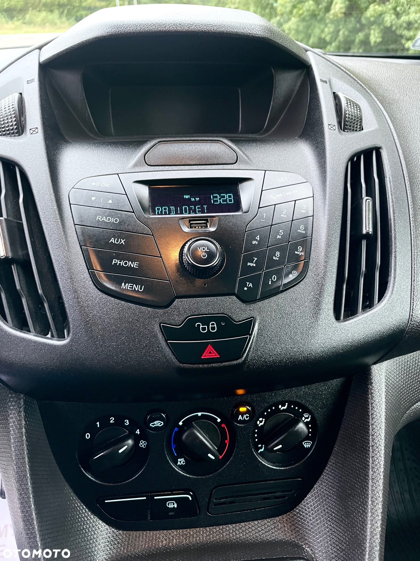 Ford TRANSIT  CONNECT - 12