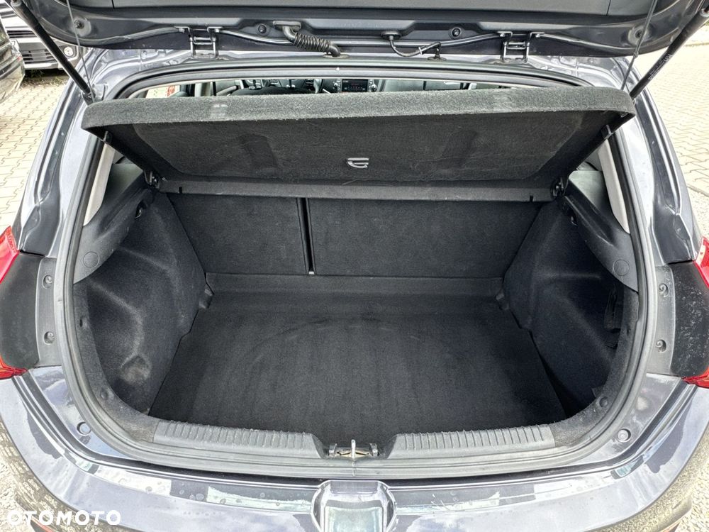 Kia Ceed - 13