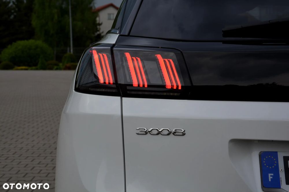 Peugeot 3008 Hybrid4 300 e-EAT8 GT - 21