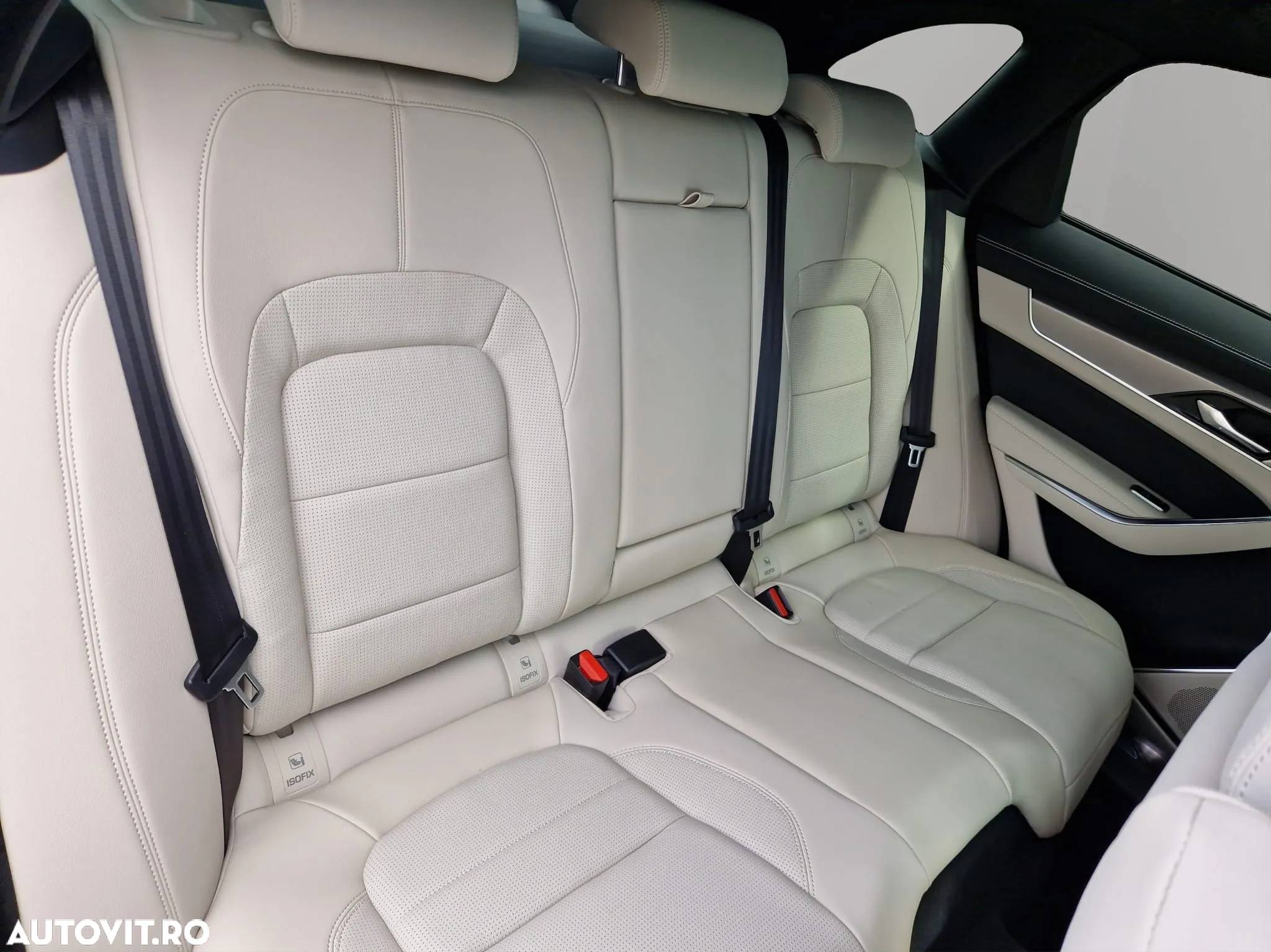Jaguar F-Pace D200 AWD R-Dynamic SE - 14