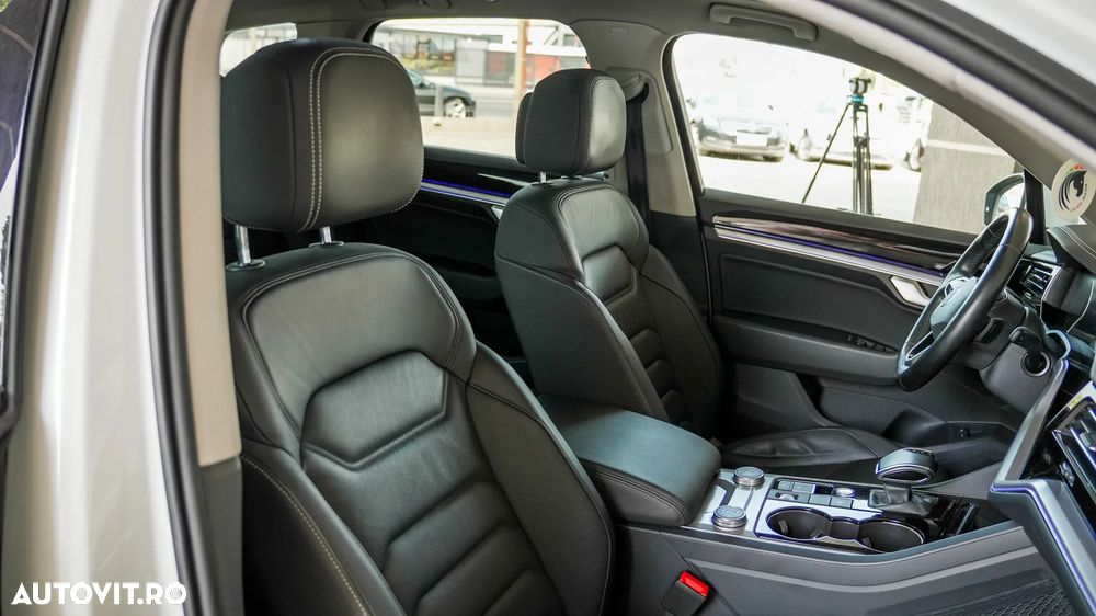 Volkswagen Touareg 3.0 V6 e-Hybrid 4Motion Aut. Elegance - 34