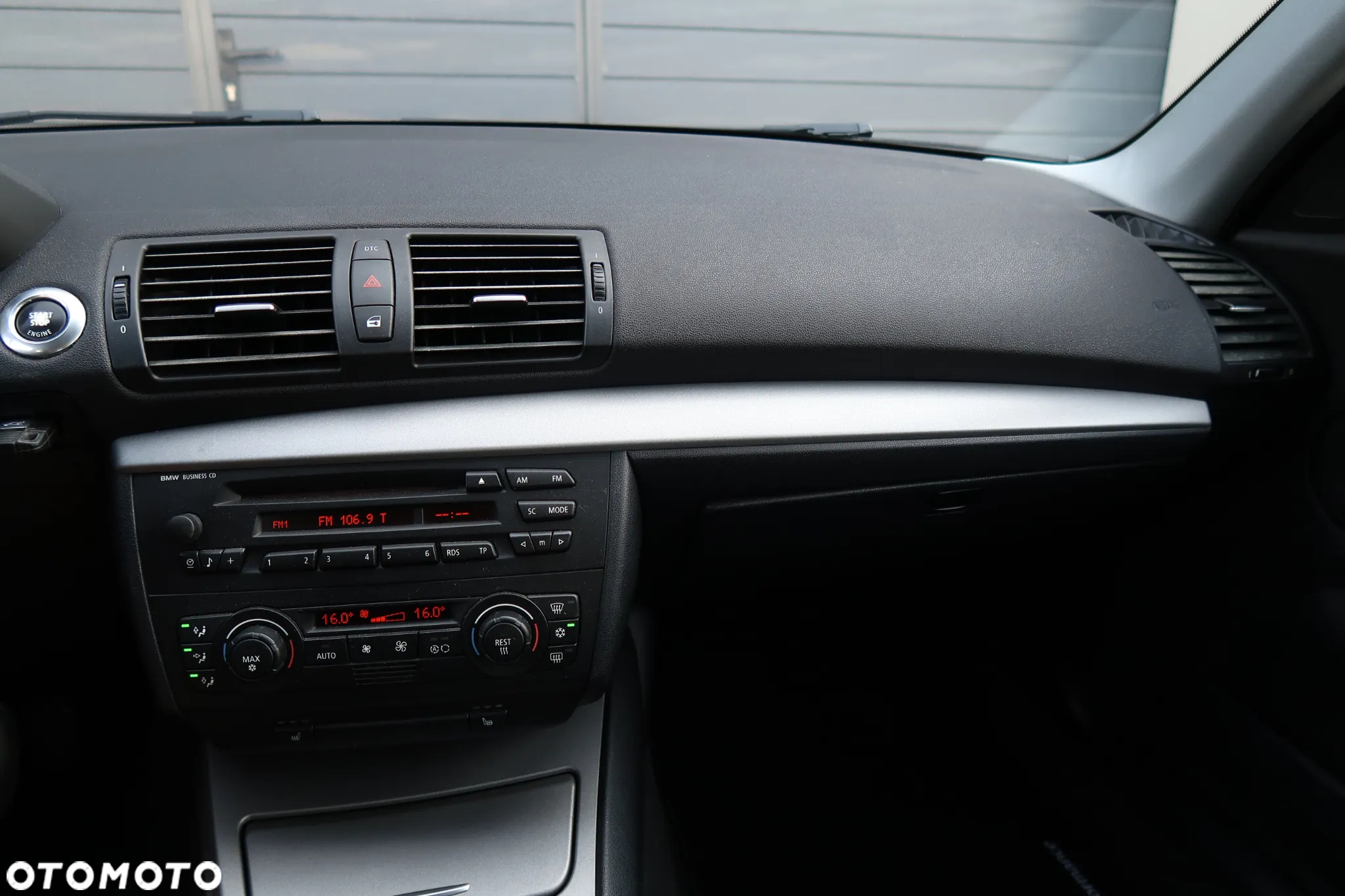 BMW Seria 1 116i - 26