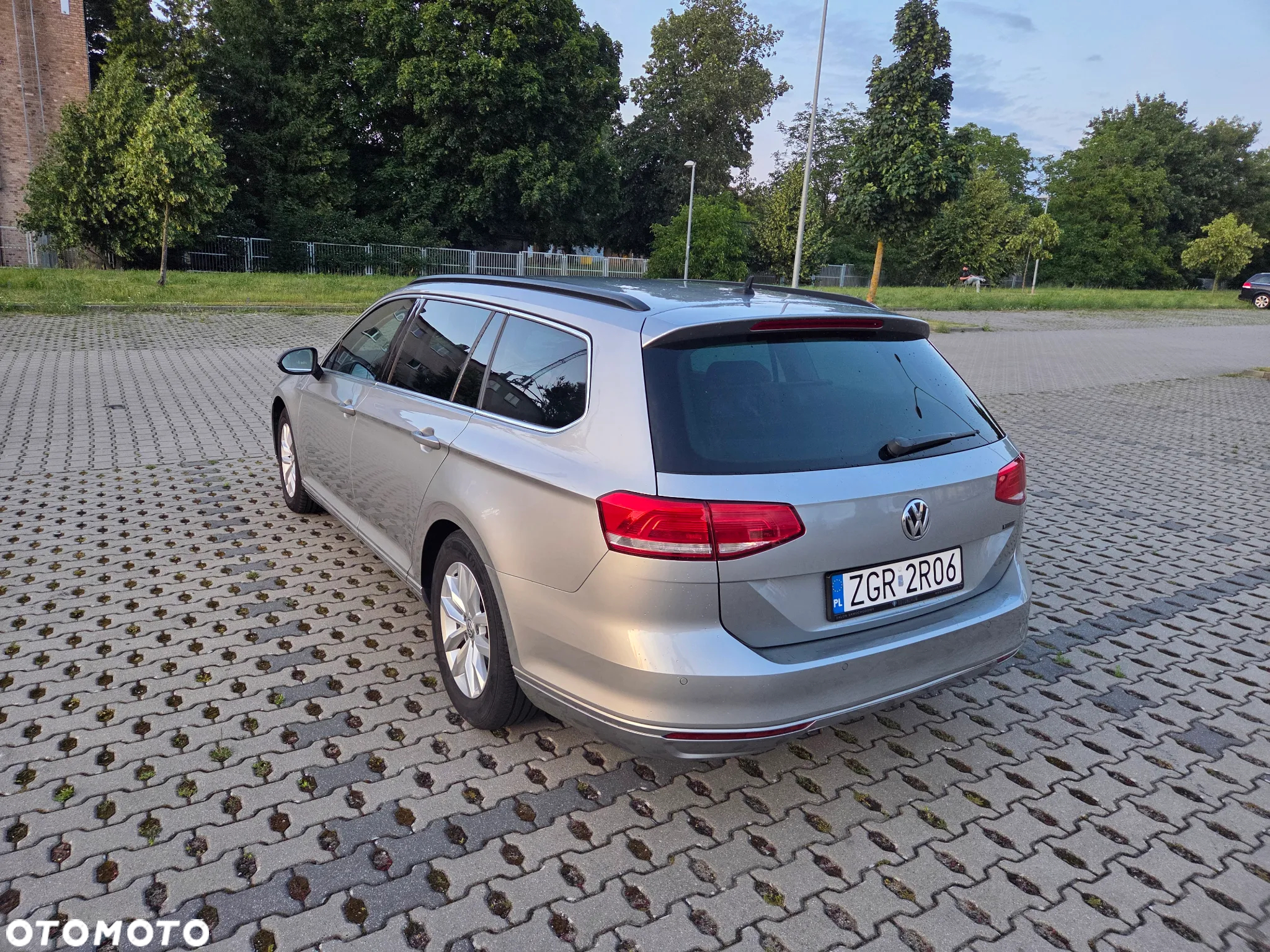 Volkswagen Passat - 8