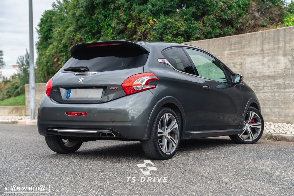 Peugeot 208 GTI 200 THP - 2