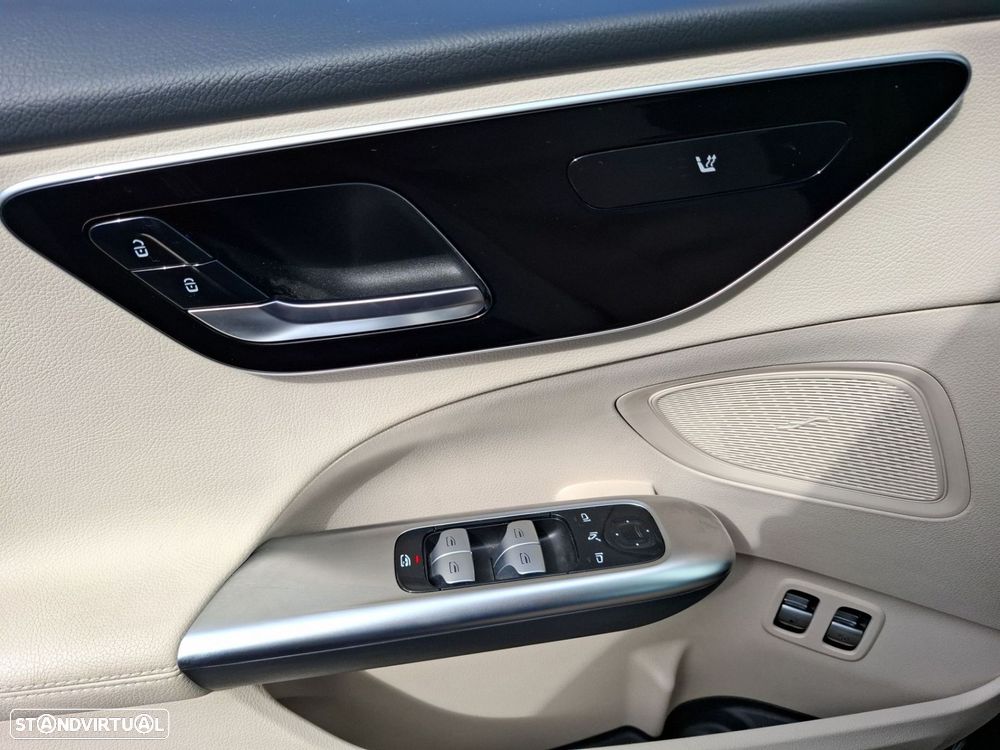 Mercedes-Benz C 300 e Avantgarde - 19