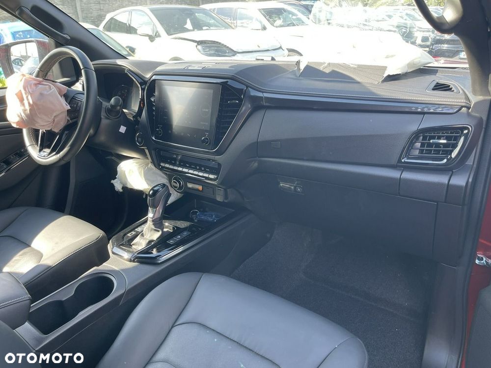 Isuzu D-Max Double Cab 4WD Autm V-Cross - 8