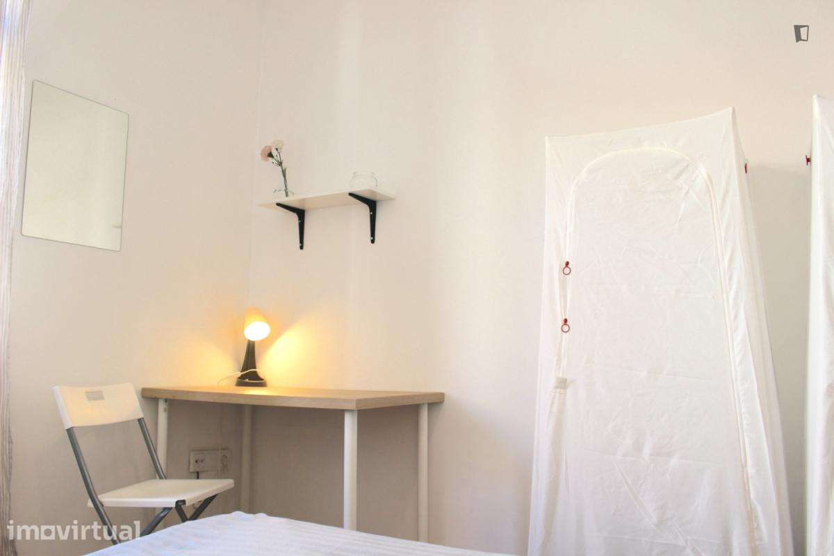 Quarto - localizado em Paranhos Porto - Grande imagem: 5/29