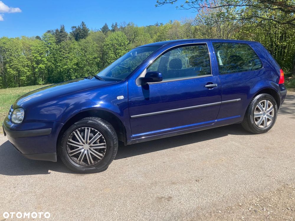 Volkswagen Golf - 6