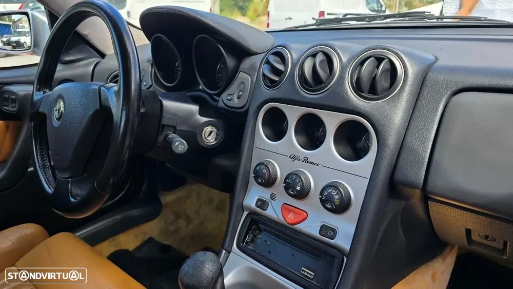 Alfa Romeo GTV 2.0 TS - 14