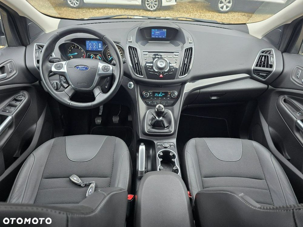 Ford Kuga 1.6 EcoBoost 2x4 Titanium - 8