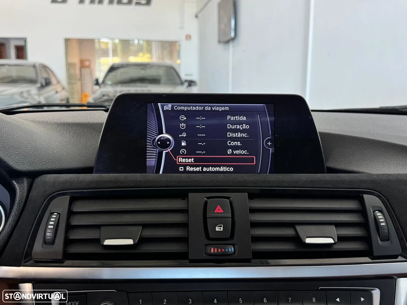 BMW 320 i Pack M - 37