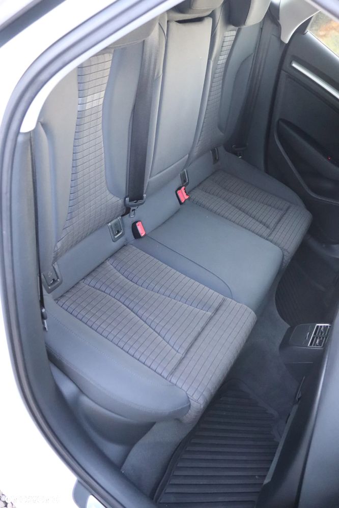 Audi A3 Sportback 2.0 TDI S tronic sport - 27