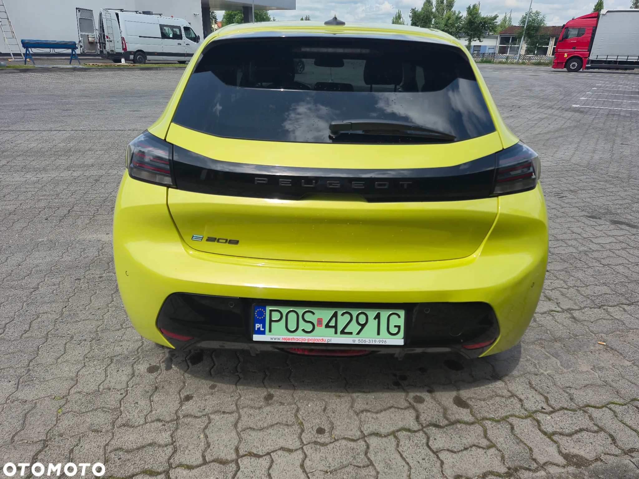 Peugeot 208 e-208 46.3kWh Allure - 9