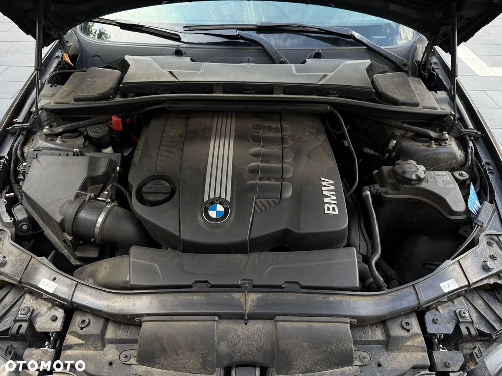 BMW Seria 3 325d Coupe Edition Exclusive - 38