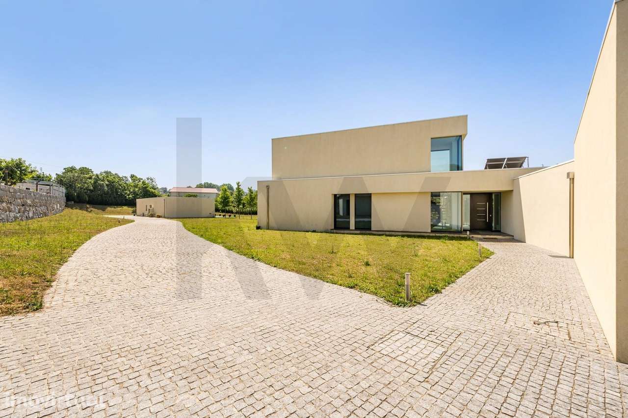 Moradia T4 de Luxo com Piscina em Vilela, Paredes - Elegância e locali - Grande imagem: 2/29