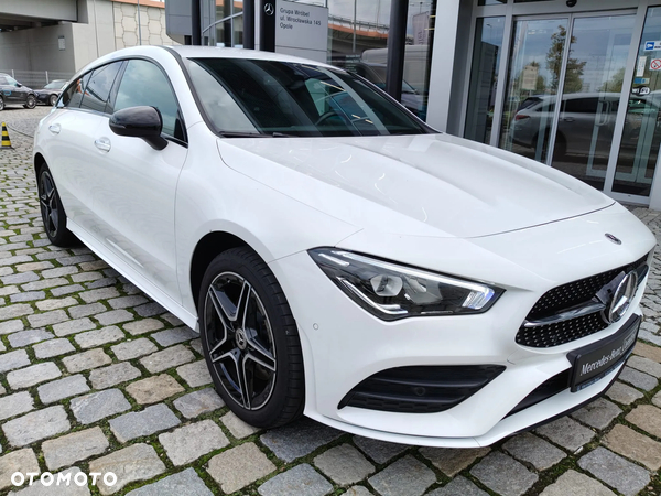 Mercedes-Benz CLA 250 E AMG Line 8G-DCT