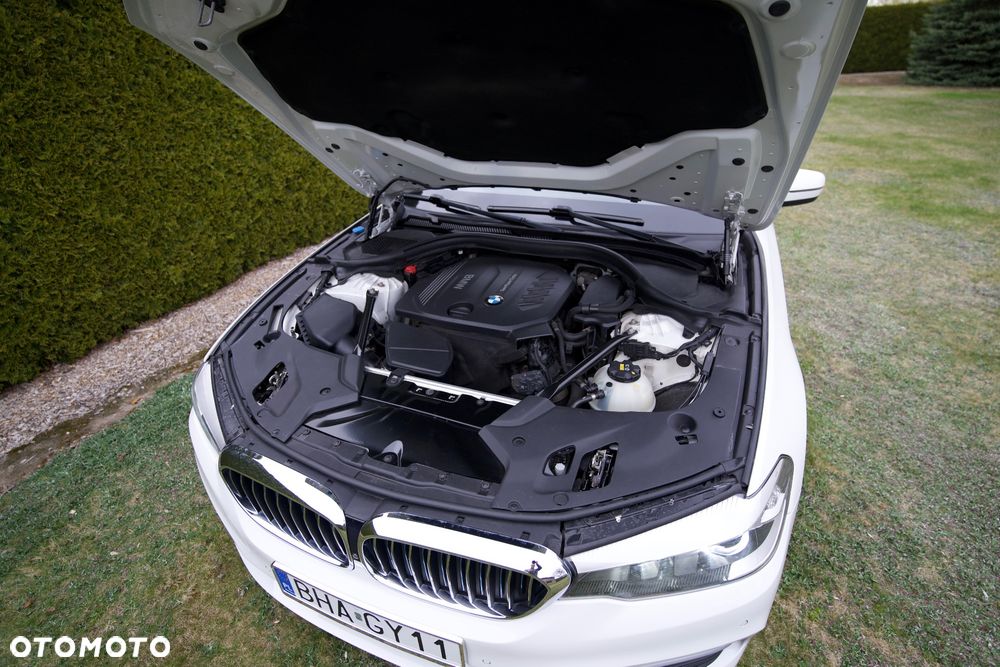 BMW Seria 5 520d Luxury Line - 11