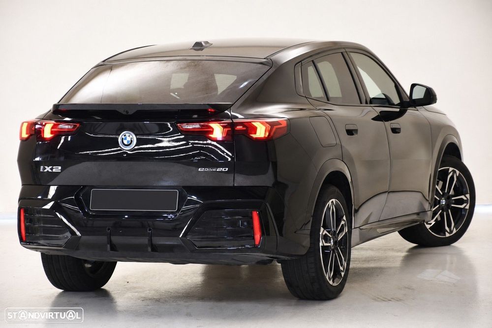BMW iX2 eDrive20 Pack Desportivo M Pro - 3