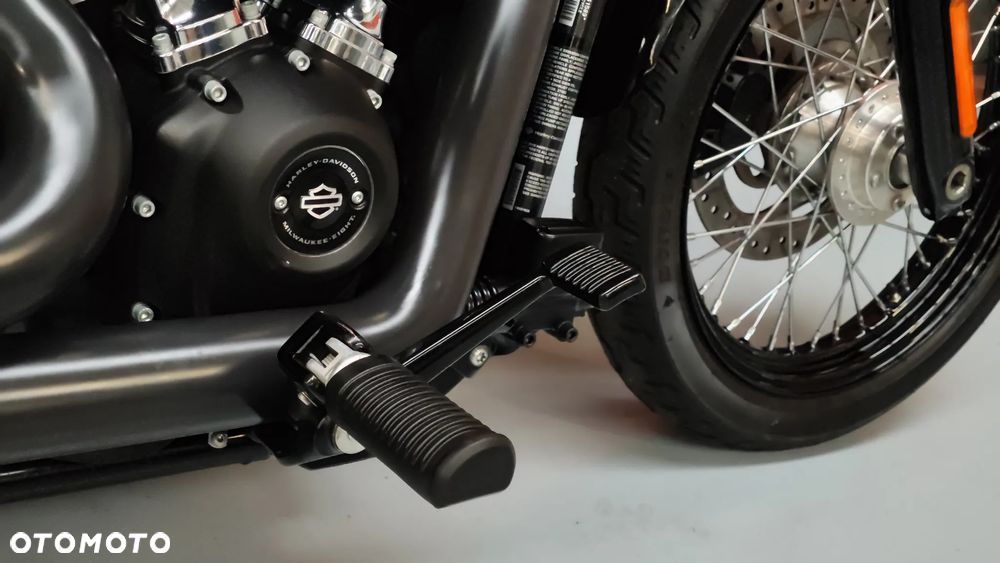 Harley-Davidson Softail Street Bob - 9