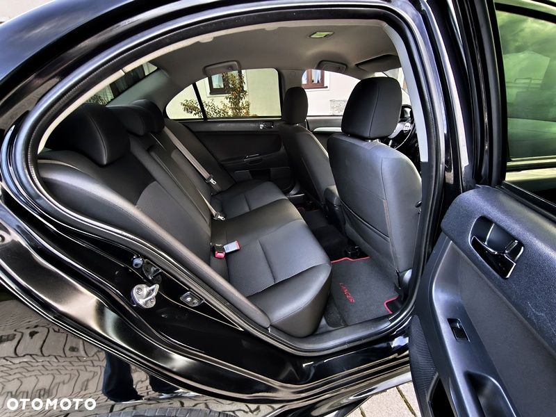 Mitsubishi Lancer - 36