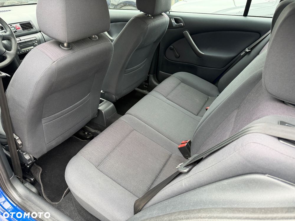 Skoda Octavia 1.6 Tour - 9