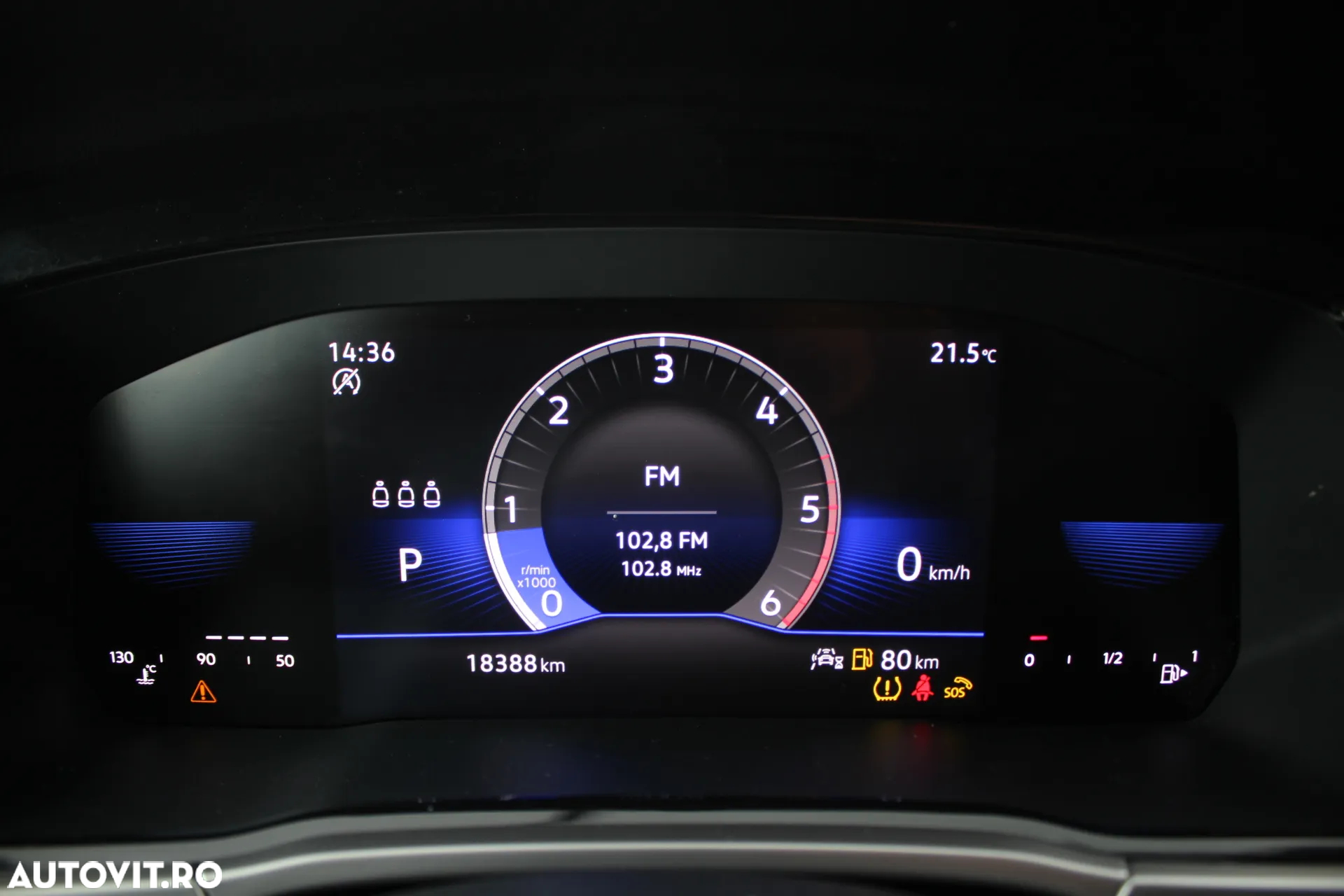 Volkswagen Touran 2.0 TDI DSG Comfortline - 9