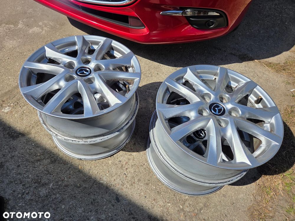 Mazda 3 2.0 Skyenergy i-Eloop - 12