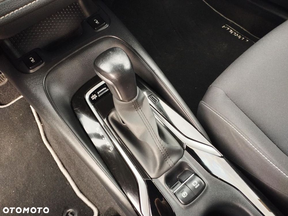 Toyota Corolla 1.8 Hybrid Comfort - 23